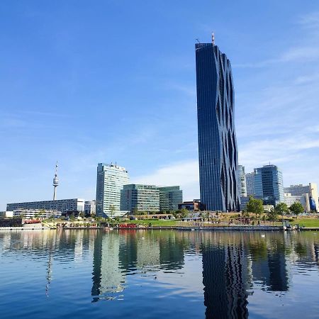 Center ! 3 Stops Away From The Center Of Vienna! Экстерьер фото