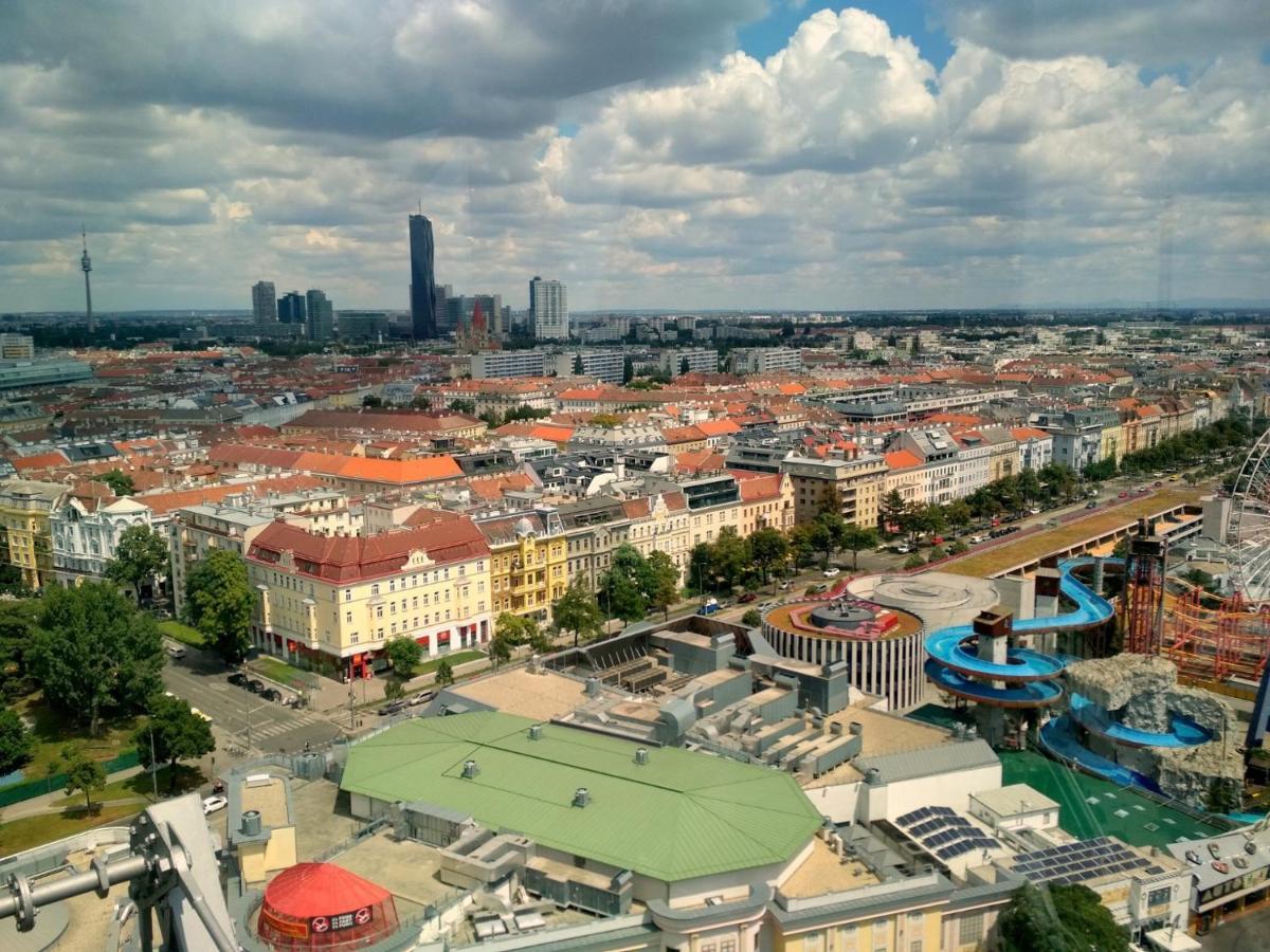 Center ! 3 Stops Away From The Center Of Vienna! Экстерьер фото