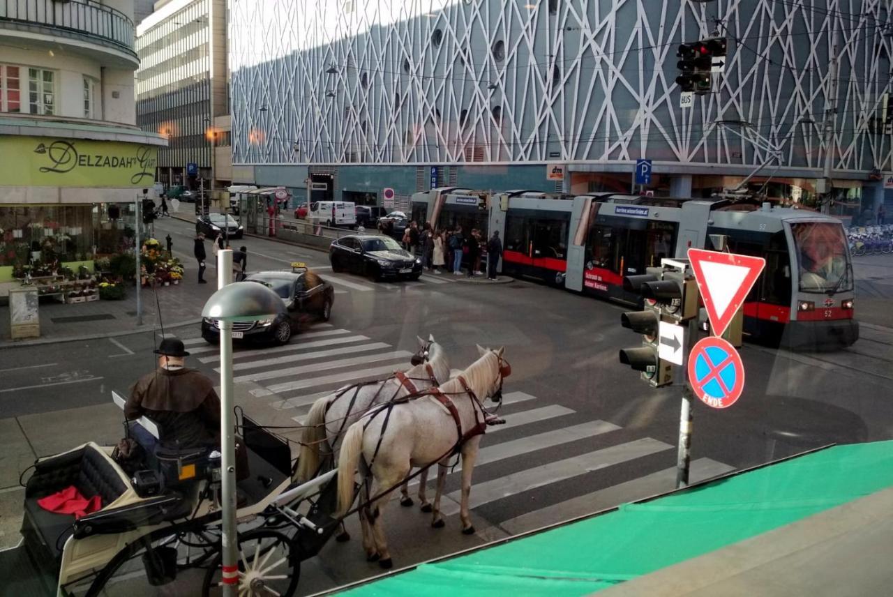 Center ! 3 Stops Away From The Center Of Vienna! Экстерьер фото