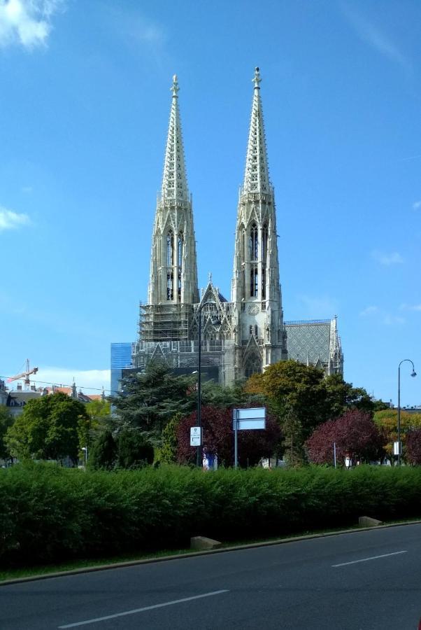 Center ! 3 Stops Away From The Center Of Vienna! Экстерьер фото
