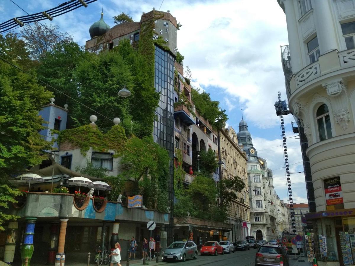 Center ! 3 Stops Away From The Center Of Vienna! Экстерьер фото